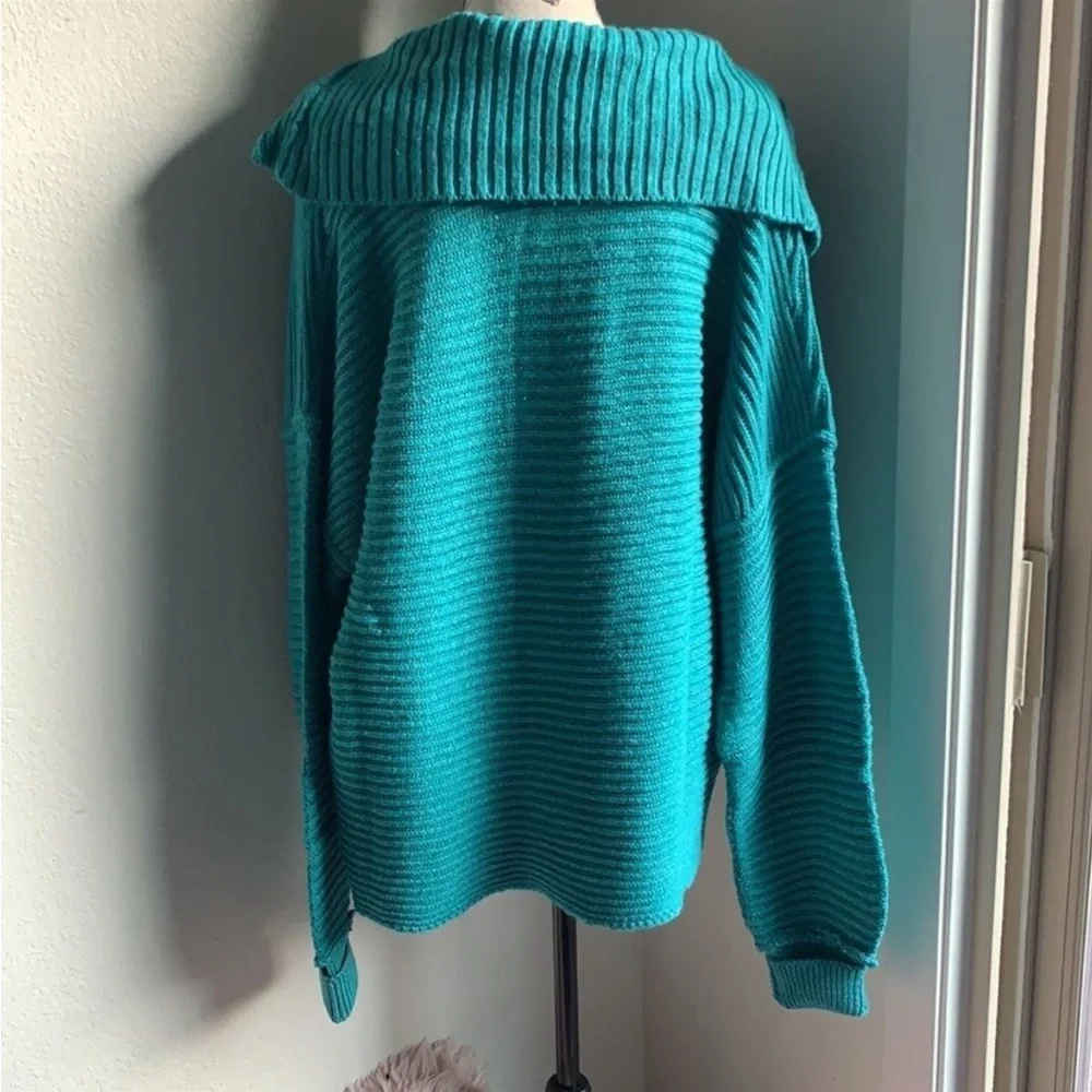 Free People Teal Oversized V Neck Sweater. NWT Retails for $108.00